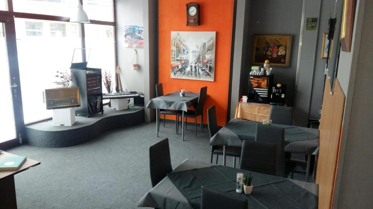 Pension Am Piko-Platz زونهبرغ المظهر الخارجي الصورة